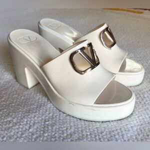 Valentino Garavani V Logo Platform Rubber Mule Slide Sandals Size 39